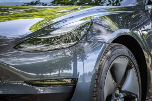 Tesla Model 3 2018 года  (WW)